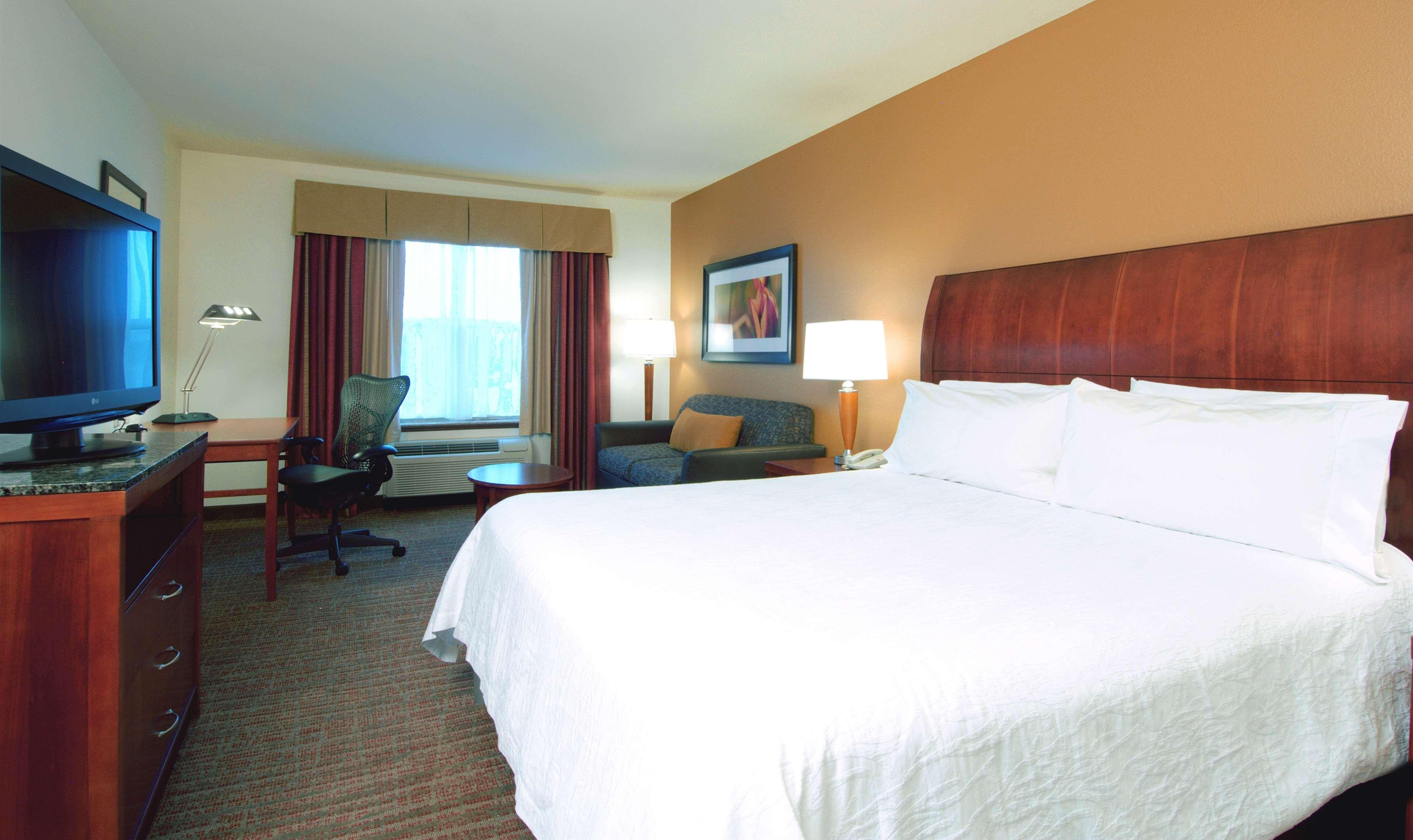 Hilton Garden Inn Rockford Exterior photo