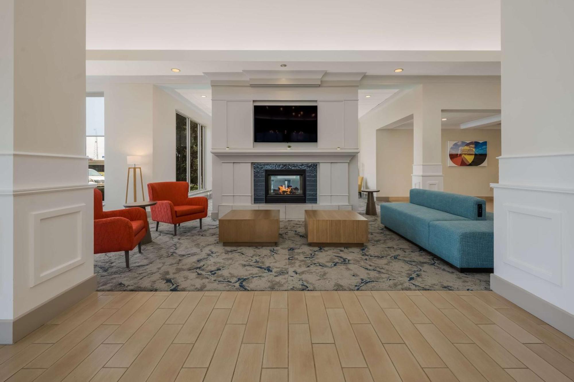 Hilton Garden Inn Rockford Exterior photo
