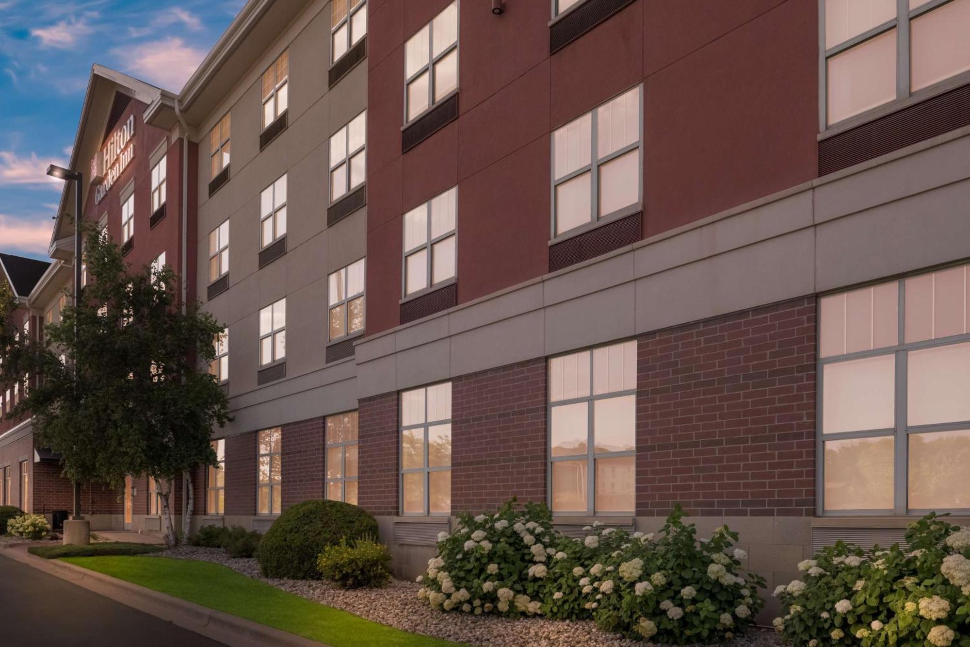 Hilton Garden Inn Rockford Exterior photo
